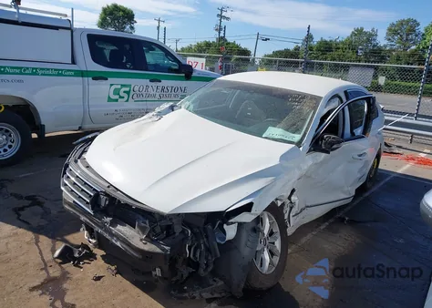 2017 Volkswagen Passat 1.8T S из США, поврежденный, VIN 1VWAT7A34HC076972